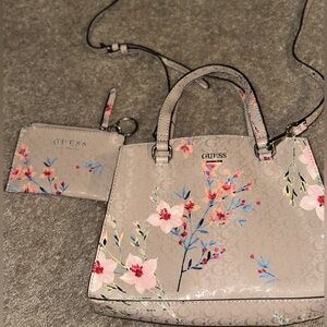 💓Guess💓 purse + wallet set